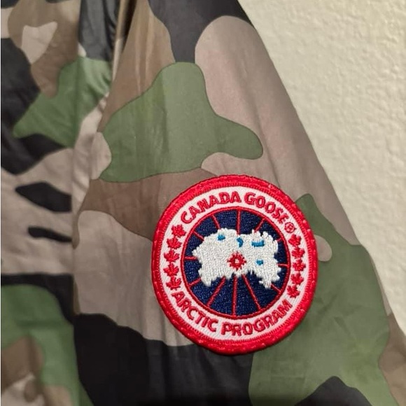 Canada Goose - Picture 5 of 6